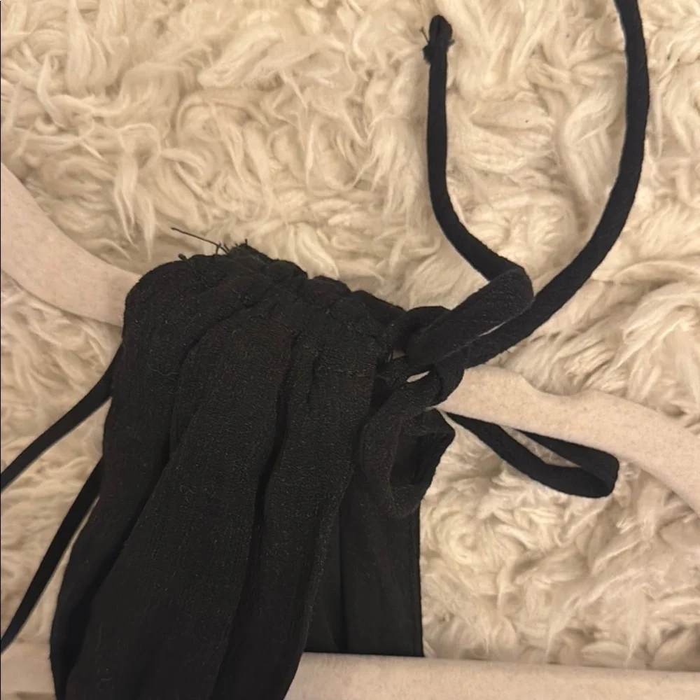 NWOT-Romper Chic Black Sleeveless Romper - Picture 12 of 13